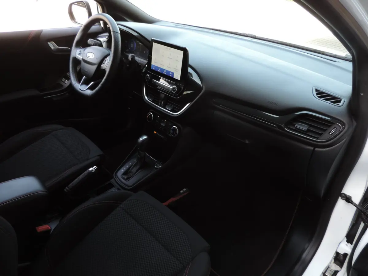 1.0-T 125PK ST-Line AUTOMAAT 31.000km | 1e Eig | Winterpack | Priv.gas | 17” | CarPlay | ECC | Camera | Bluetooth