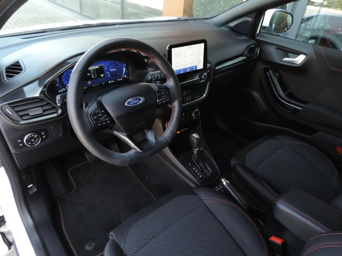 1.0-T 125PK ST-Line AUTOMAAT 31.000km | 1e Eig | Winterpack | Priv.gas | 17” | CarPlay | ECC | Camera | Bluetooth