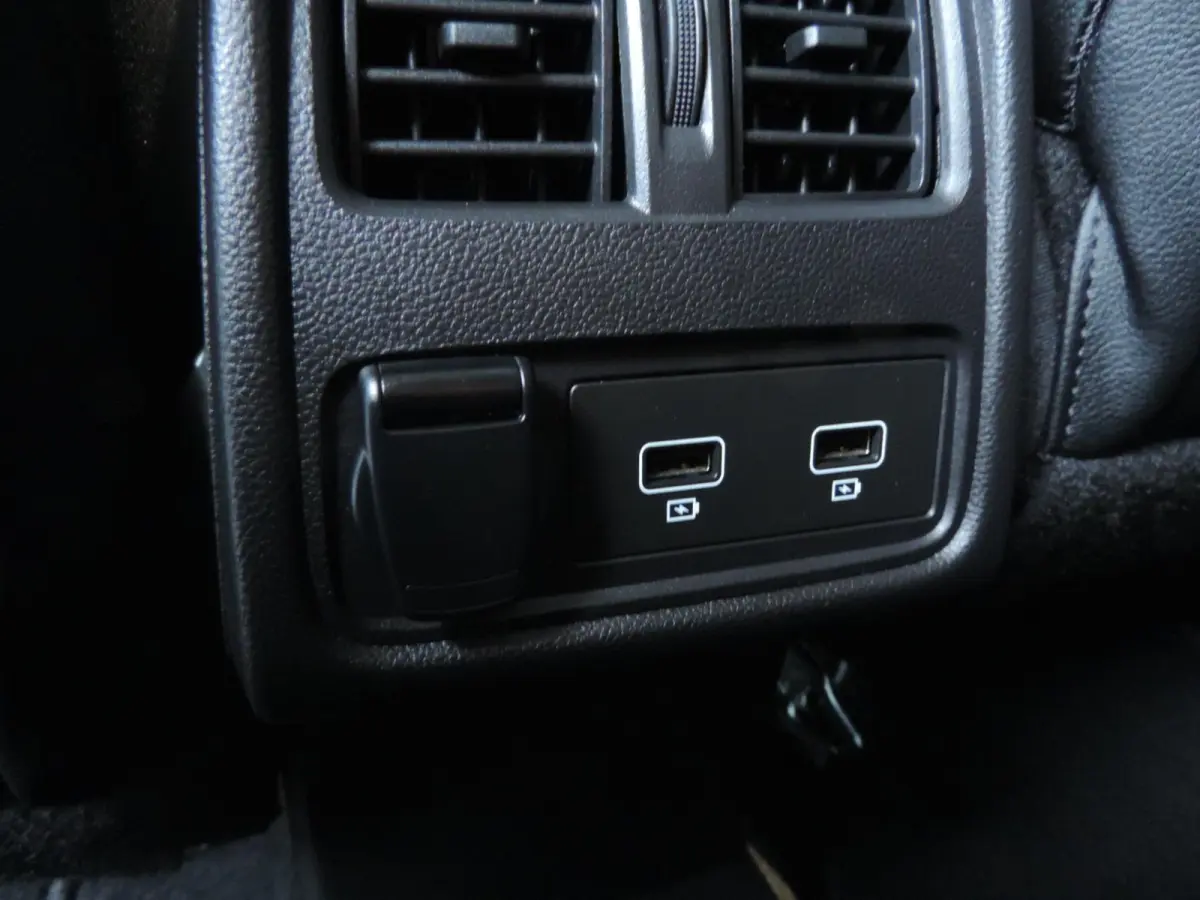 1.0 TCe 90 Intens 66.000km | LED kopl | PDC | Halfleer | Navi | CarPlay | ECC | 17” | Keyless | Priv.glas | DAB
