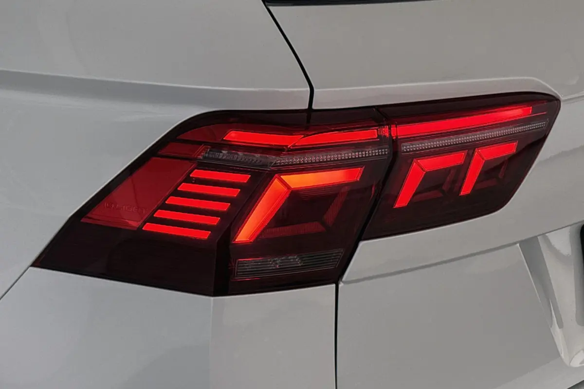 1.4 TSI eHybrid R-Line Business+ Panoramadak Trekhaak IQ-Light Keyless