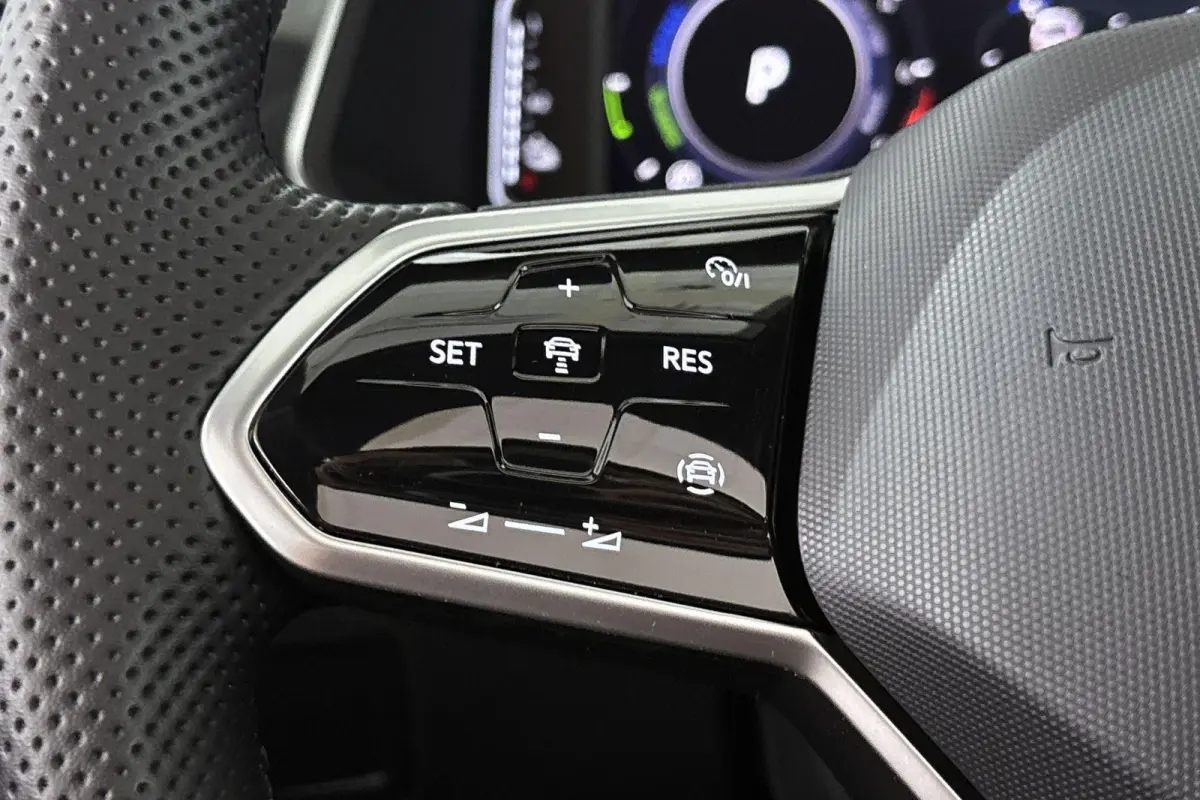 1.4 TSI eHybrid R-Line Business+ Panoramadak Trekhaak IQ-Light Keyless