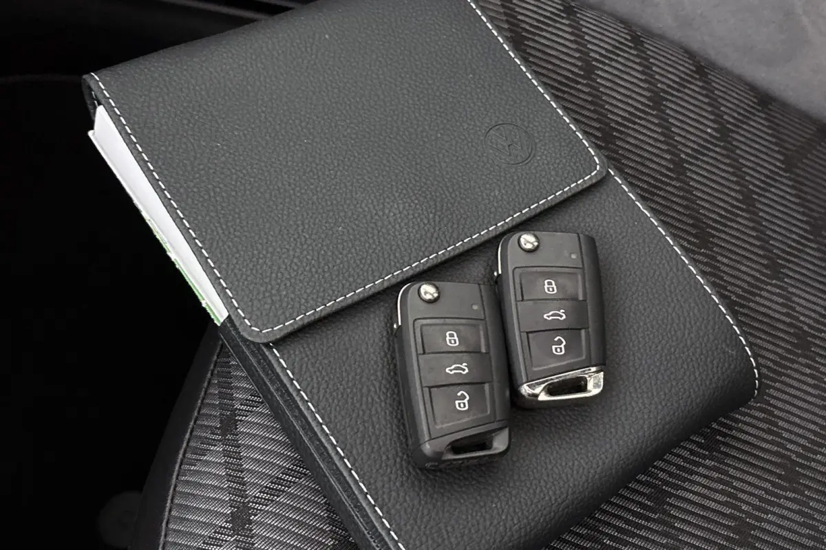 1.4 TSI eHybrid R-Line Business+ Panoramadak Trekhaak IQ-Light Keyless