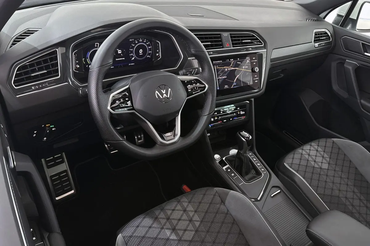 1.4 TSI eHybrid R-Line Business+ Panoramadak Trekhaak IQ-Light Keyless