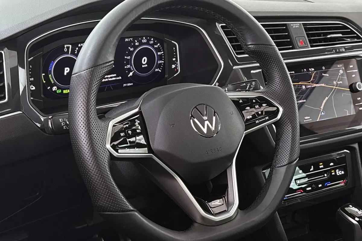 1.4 TSI eHybrid R-Line Business+ Panoramadak Trekhaak IQ-Light Keyless