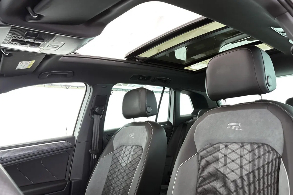 1.4 TSI eHybrid R-Line Business+ Panoramadak Trekhaak IQ-Light Keyless