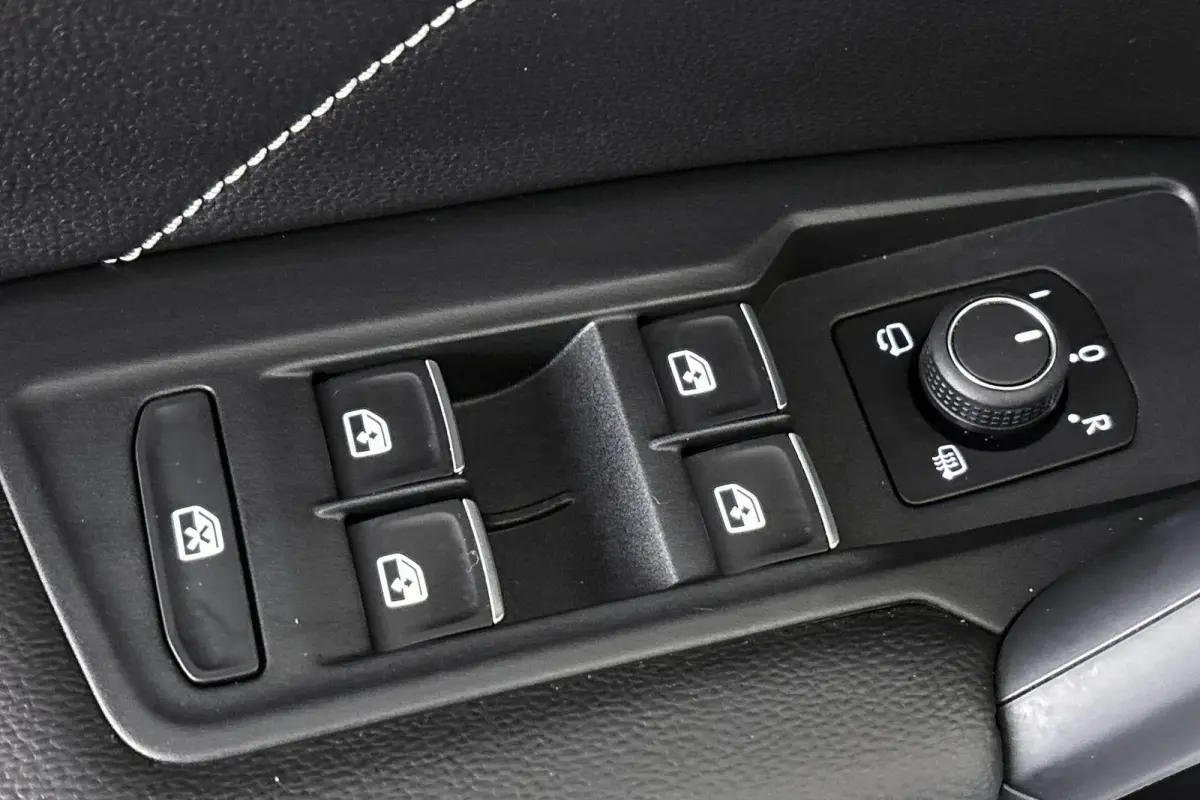 1.4 TSI eHybrid R-Line Business+ Panoramadak Trekhaak IQ-Light Keyless
