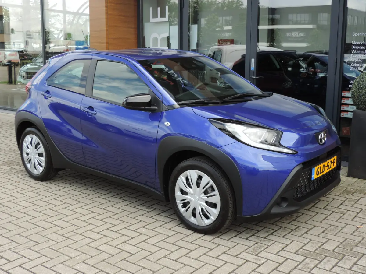1.0 VVT-i S-CVT Play AUTOMAAT 17.000km | CarPlay | Airco | Camera | Bluetooth | Cruise contr | DAB | NLauto