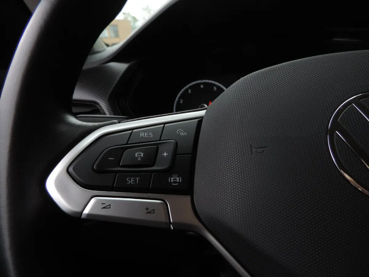 1.0 TSI Life 10.000km | NL-auto | 1e Eig | Stoelverw | Camera | ECC | CarPlay | Navi | Draadl.lader | PDC v+a