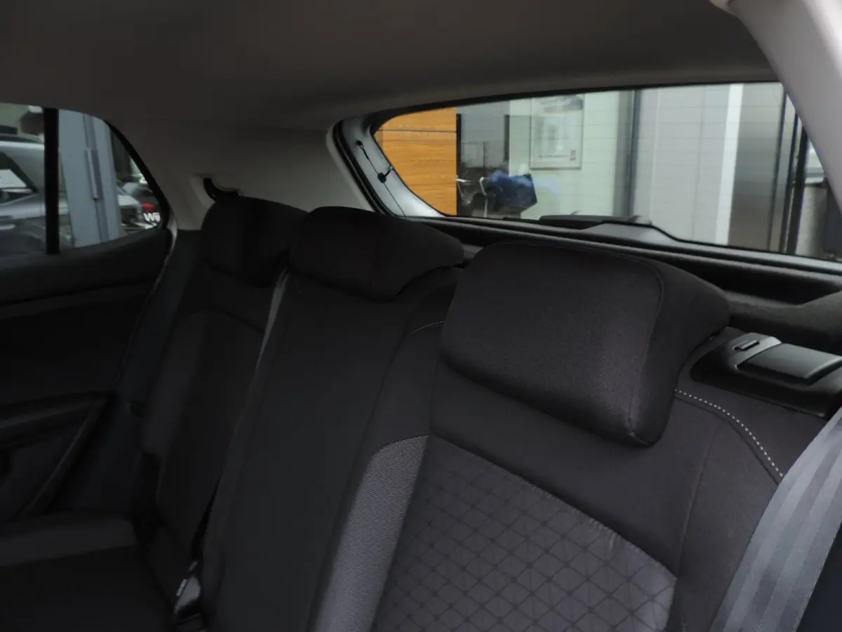 1.0 TSI Life 10.000km | NL-auto | 1e Eig | Stoelverw | Camera | ECC | CarPlay | Navi | Draadl.lader | PDC v+a