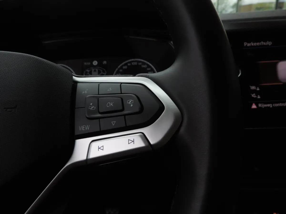 1.0 TSI Life 10.000km | NL-auto | 1e Eig | Stoelverw | Camera | ECC | CarPlay | Navi | Draadl.lader | PDC v+a