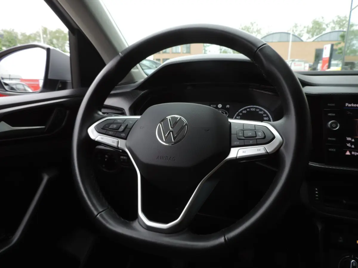 1.0 TSI Life 10.000km | NL-auto | 1e Eig | Stoelverw | Camera | ECC | CarPlay | Navi | Draadl.lader | PDC v+a