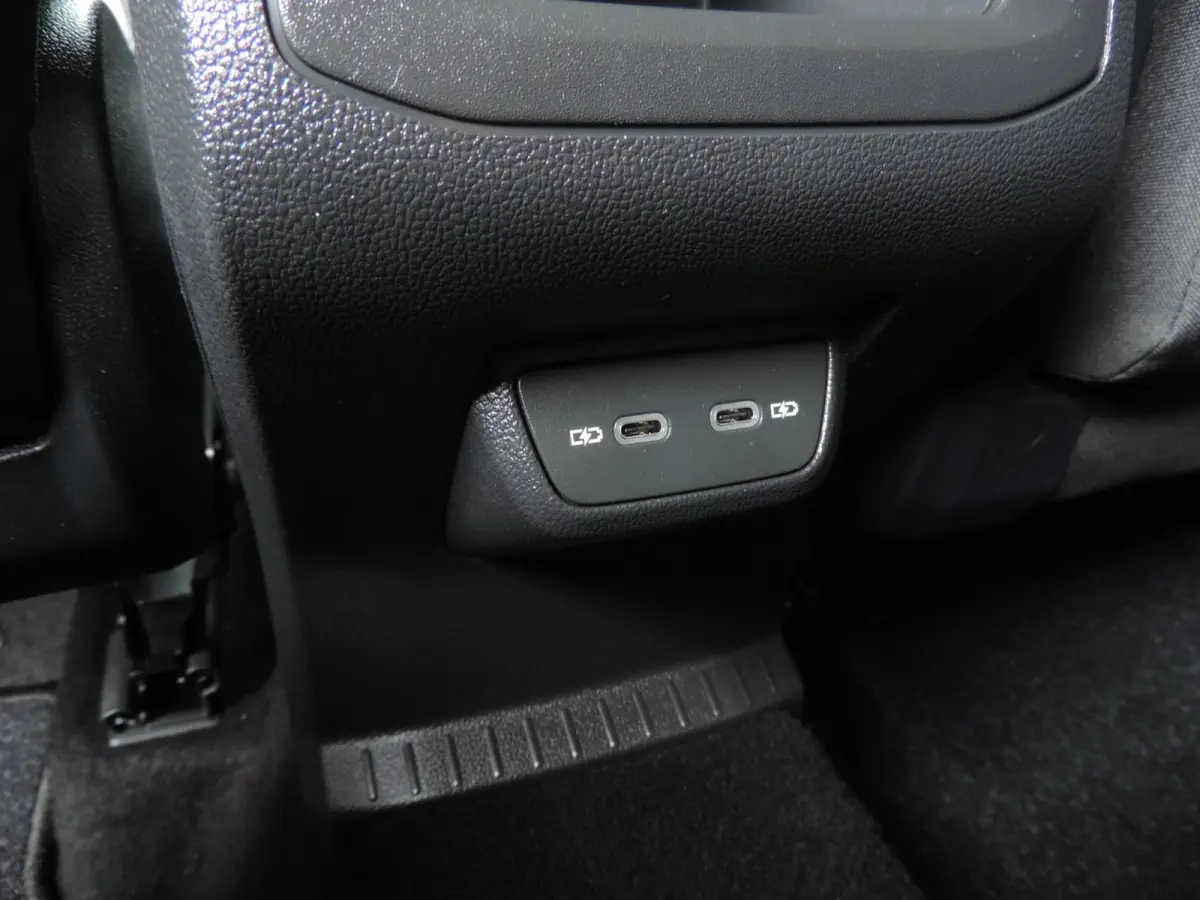 1.0 TSI Life 10.000km | NL-auto | 1e Eig | Stoelverw | Camera | ECC | CarPlay | Navi | Draadl.lader | PDC v+a