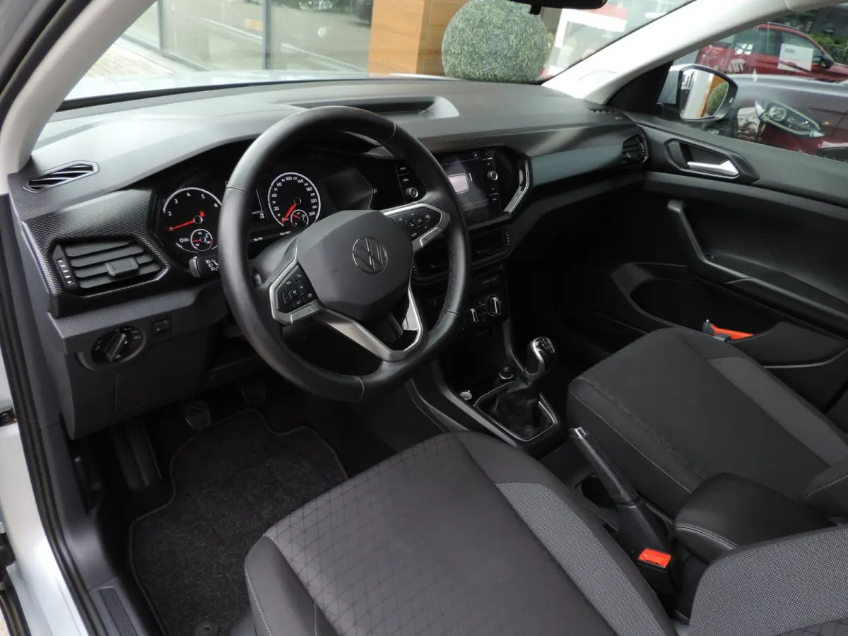 1.0 TSI Life 10.000km | NL-auto | 1e Eig | Stoelverw | Camera | ECC | CarPlay | Navi | Draadl.lader | PDC v+a