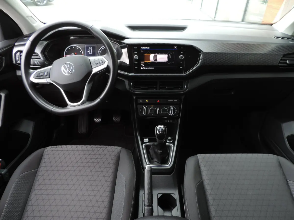 1.0 TSI Life 10.000km | NL-auto | 1e Eig | Stoelverw | Camera | ECC | CarPlay | Navi | Draadl.lader | PDC v+a