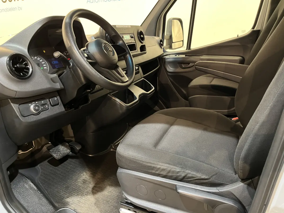 515 CDI L3 RWD Automaat N2 Bakwagen met Laadklep / Euro 6 / Zijdeur / Airco