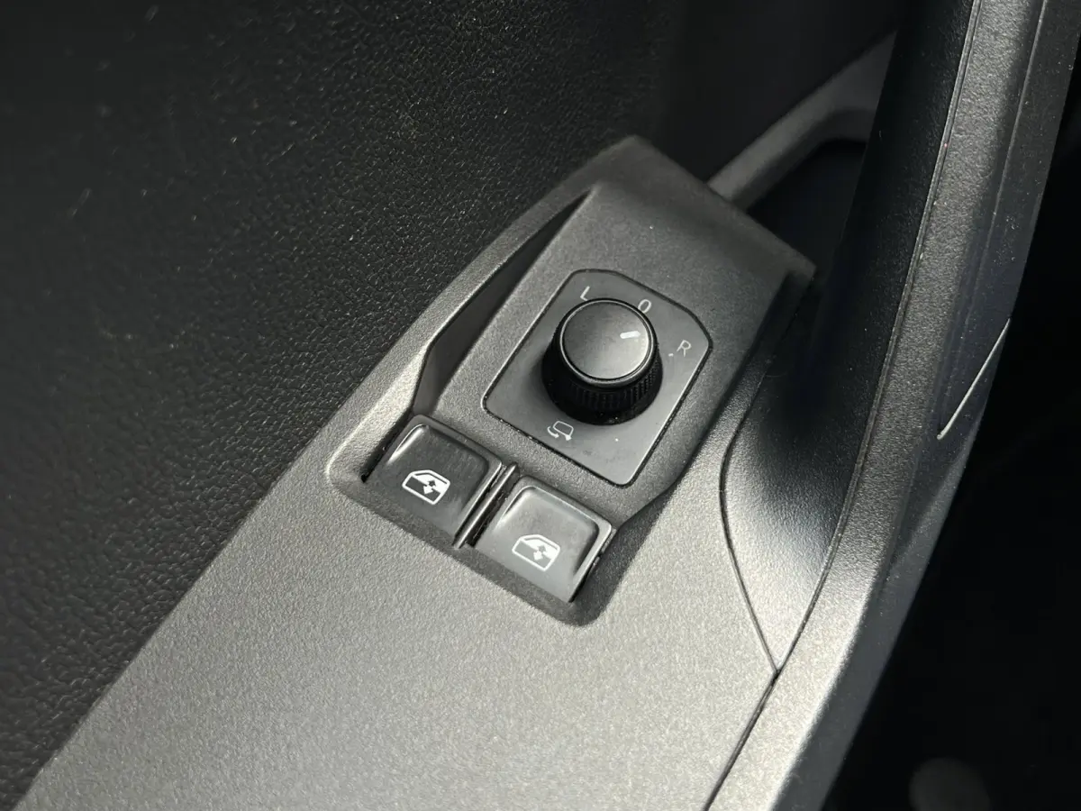 1.0TSI|PDC|Bluetooth|Climate|Isofix|APK 2027