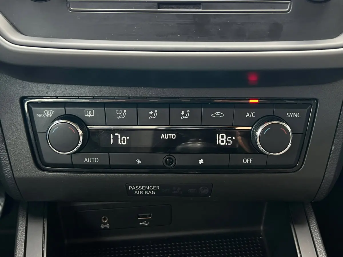 1.0TSI|PDC|Bluetooth|Climate|Isofix|APK 2027
