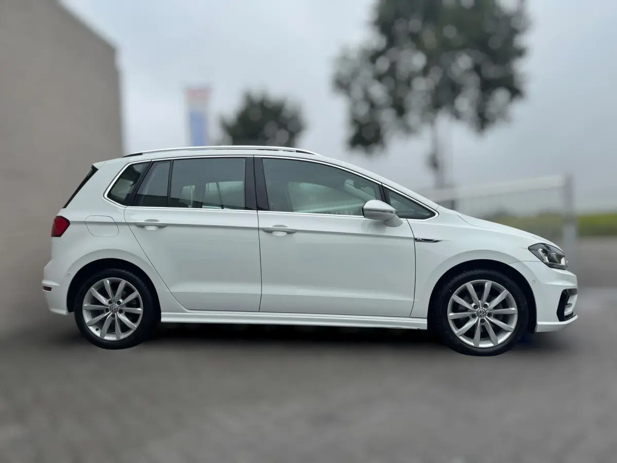 1.4 TSI Highline R-Line Afneembare Trekhaak / Camera / Ergo stoelen met massage / Warning Spots