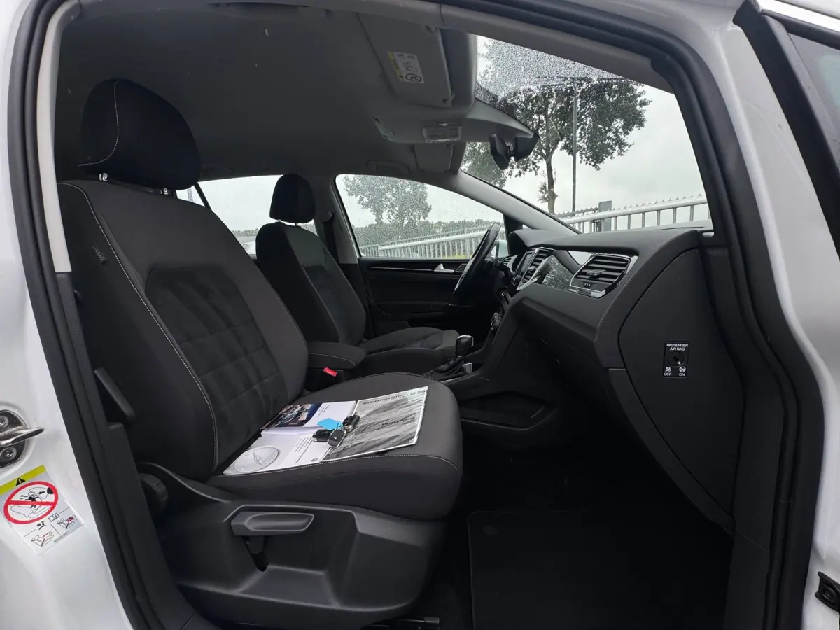 1.4 TSI Highline R-Line Afneembare Trekhaak / Camera / Ergo stoelen met massage / Warning Spots