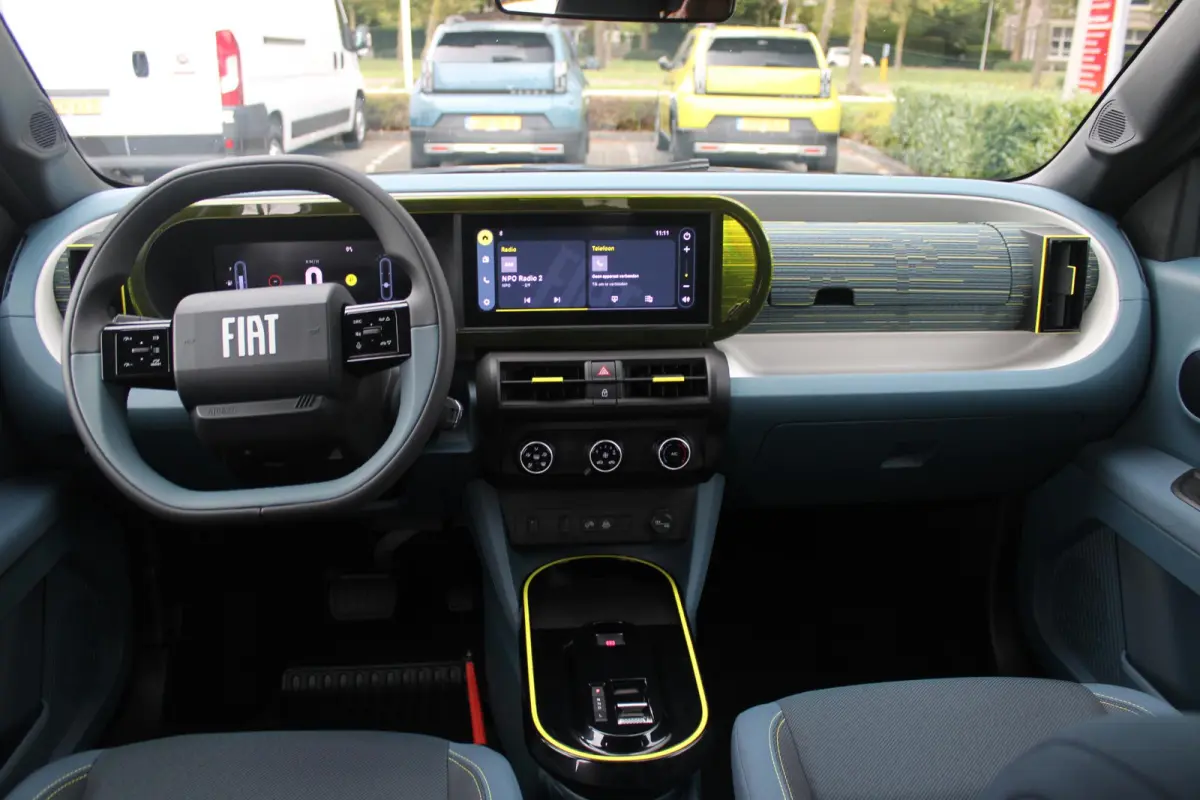 1.2 Hybrid 110PK ICON STYLE | APPLE CARPLAY/ANDROID AUTO | CRUISE CONTROL | PARKEERSENSOREN ACHTER | LED KOPLAMPEN | LICHTMETALEN VELGEN 16" | DAB+ RADIO | EXTRA GETINTE ACHTERRUITEN || ELEK