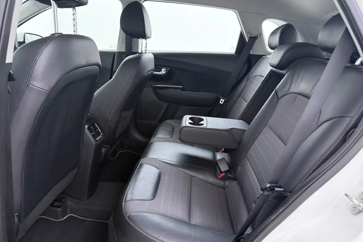 1.6 GDi PHEV DynamicLine | Trekhaak | CarPlay | Camera | 72.000 KM!! | Navigatie | Stoel-/Stuurverwarming |