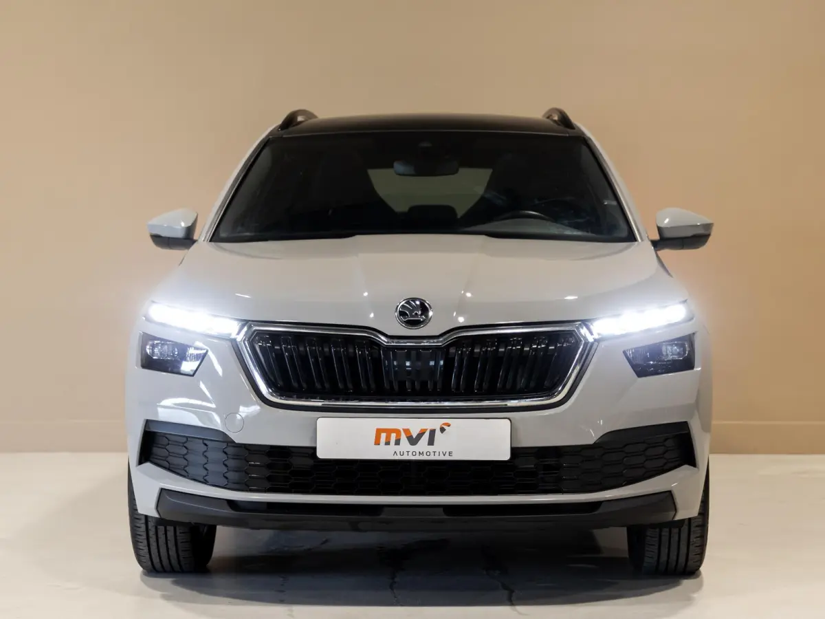 1.0 TSI Sport Business / 110pk / Panorama dak / Achteruitrij camera / Stoelverwarming /