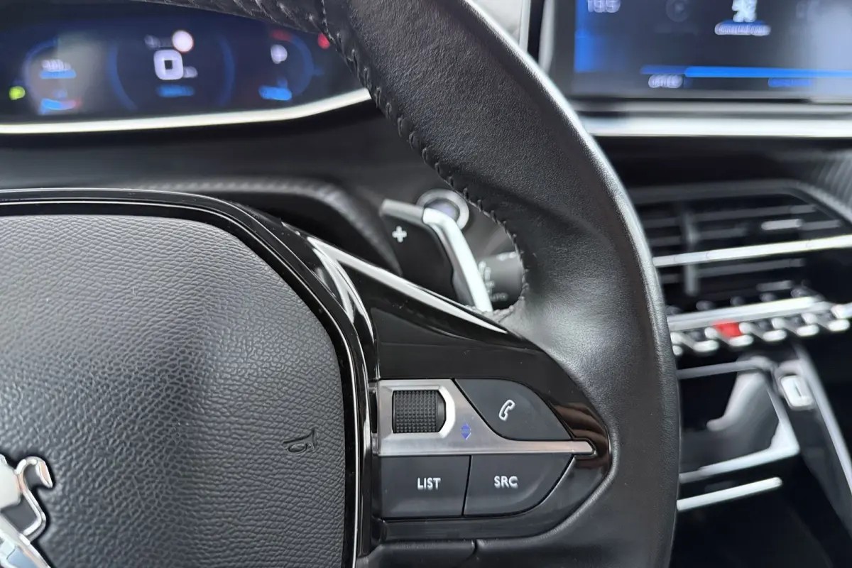 1.2 PureTech Blue Lease Allure | 130 PK | Distributie Vervangen | CarPlay | Digital Cockpit | 49.000 KM!! |