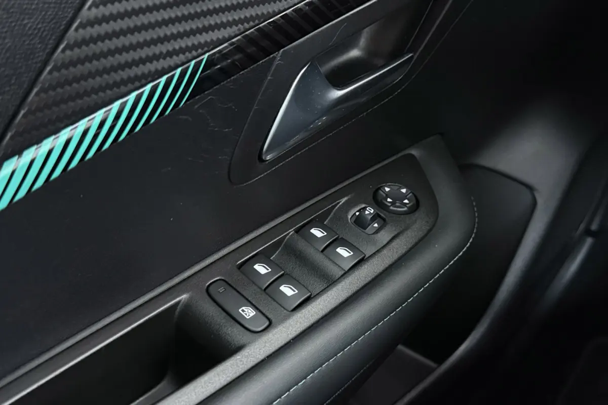 1.2 PureTech Blue Lease Allure | 130 PK | Distributie Vervangen | CarPlay | Digital Cockpit | 49.000 KM!! |