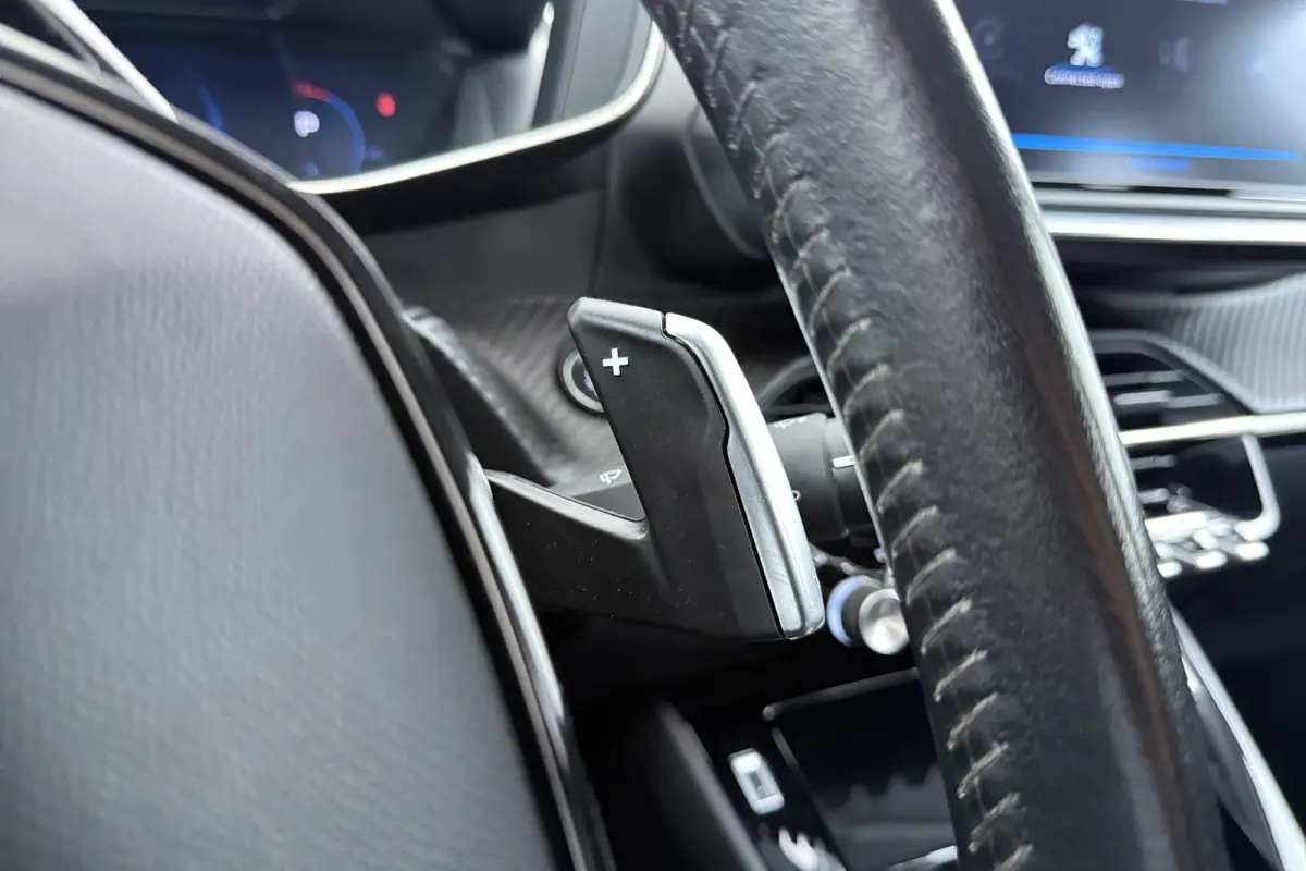 1.2 PureTech Blue Lease Allure | 130 PK | Distributie Vervangen | CarPlay | Digital Cockpit | 49.000 KM!! |