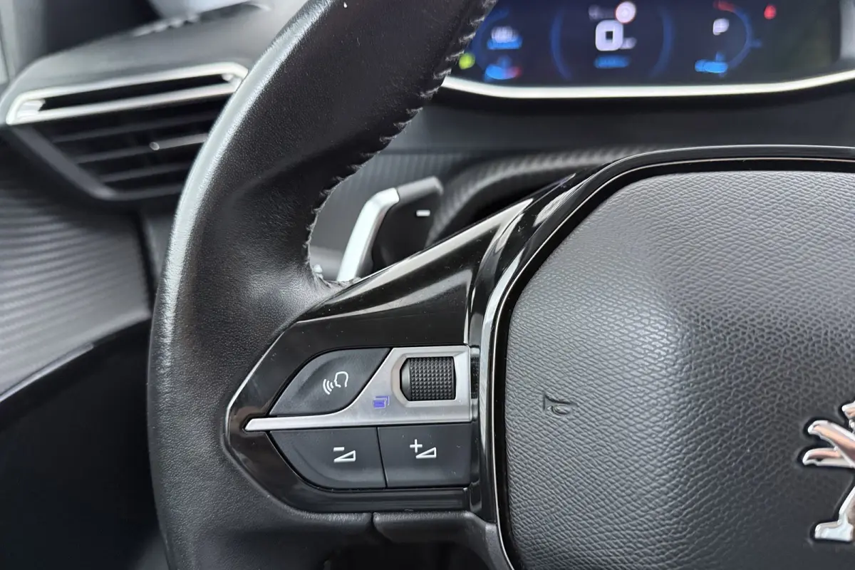 1.2 PureTech Blue Lease Allure | 130 PK | Distributie Vervangen | CarPlay | Digital Cockpit | 49.000 KM!! |