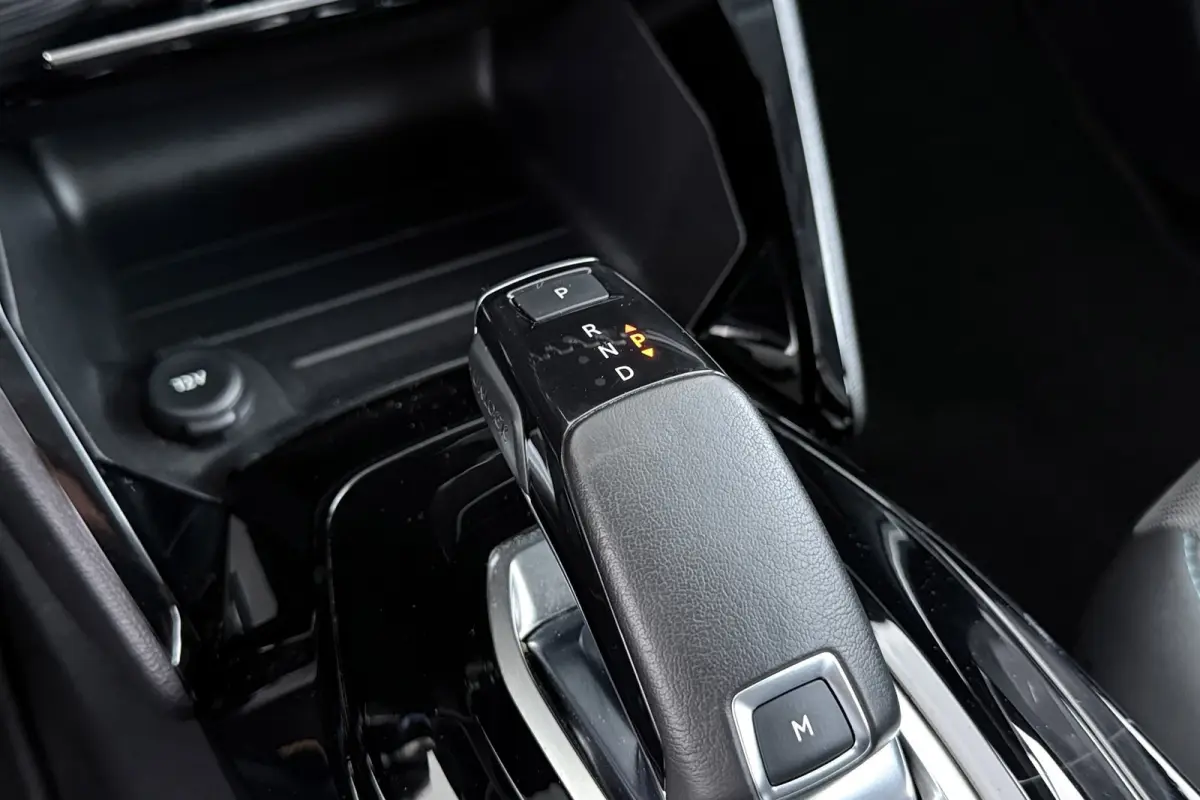 1.2 PureTech Blue Lease Allure | 130 PK | Distributie Vervangen | CarPlay | Digital Cockpit | 49.000 KM!! |