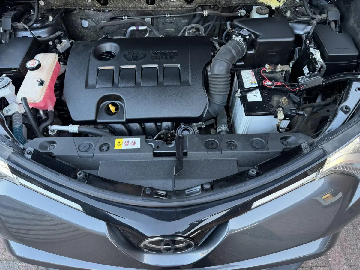 2.0 VVT-i AWD Executive 4x4