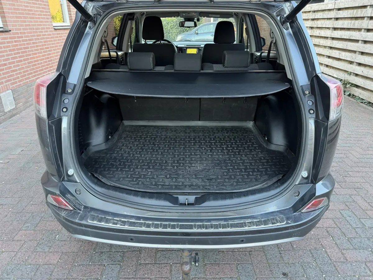 2.0 VVT-i AWD Executive 4x4