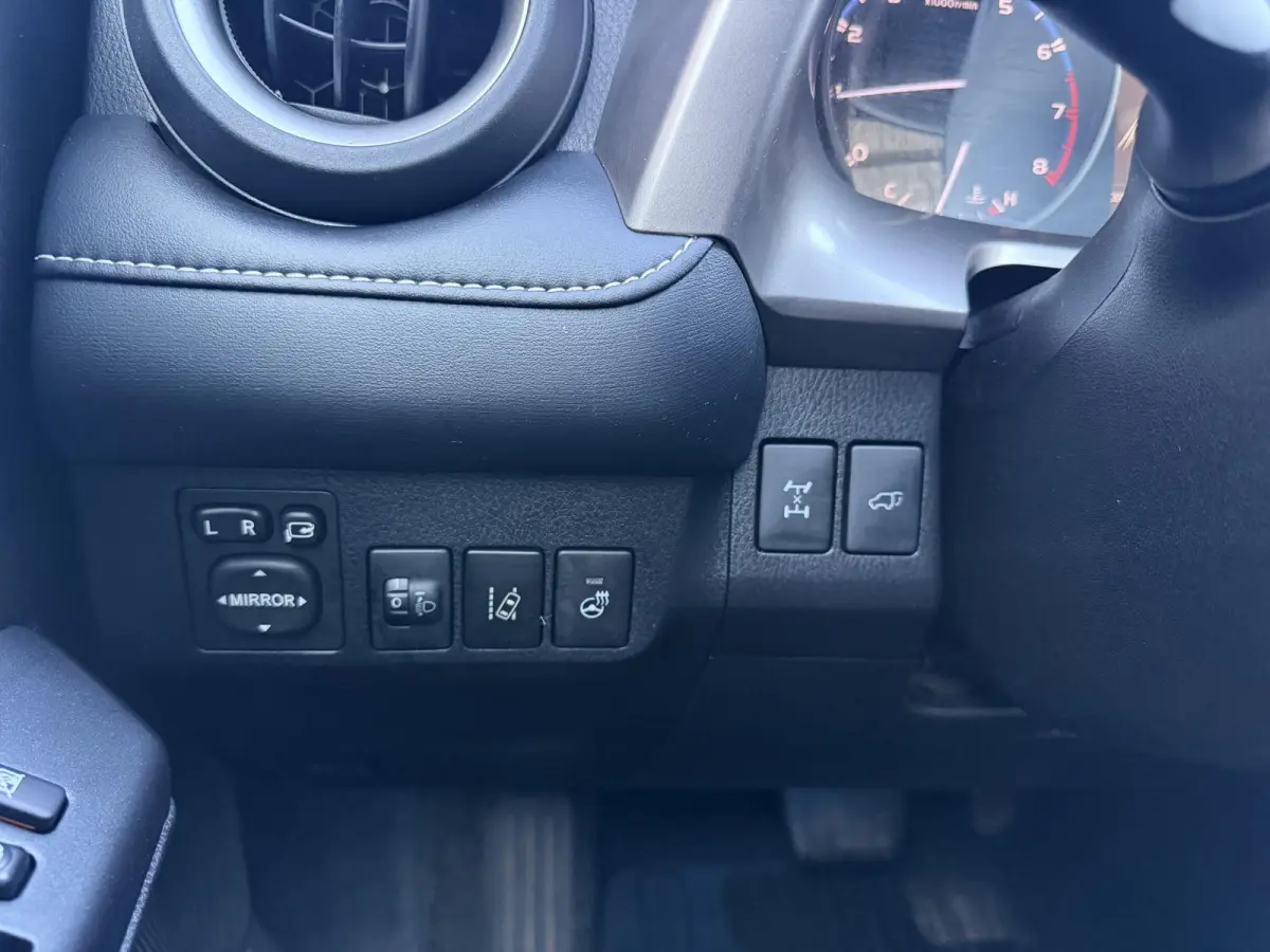 2.0 VVT-i AWD Executive 4x4
