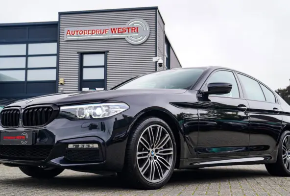 530i High Executive | Head Up Display | Panorama dak | Achteruitrijcamera | Apple Carplay | Harman/Kardon