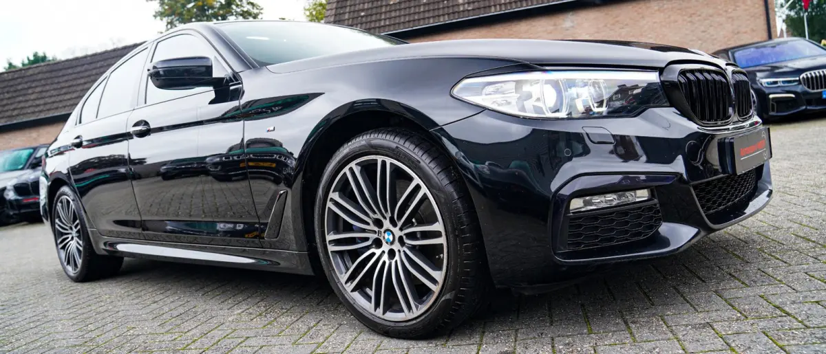 530i High Executive | Head Up Display | Panorama dak | Achteruitrijcamera | Apple Carplay | Harman/Kardon