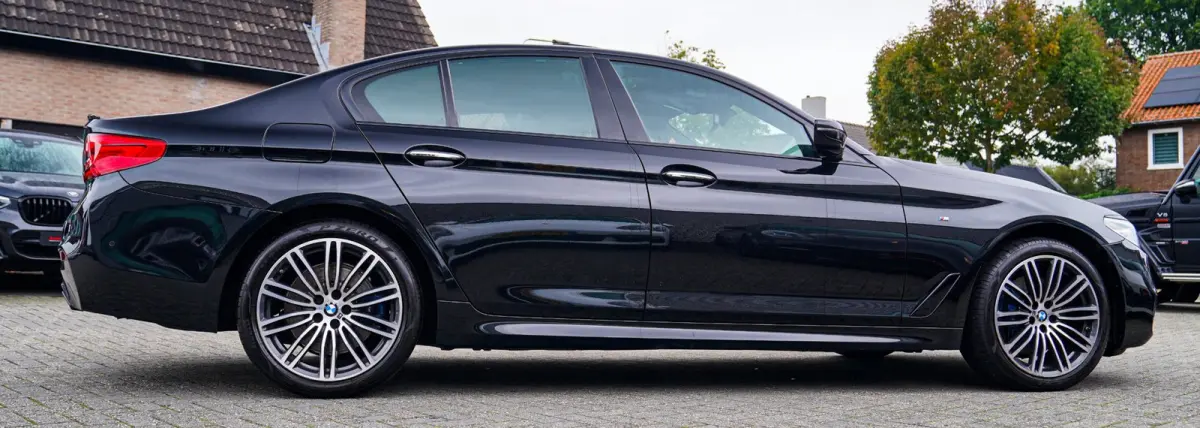 530i High Executive | Head Up Display | Panorama dak | Achteruitrijcamera | Apple Carplay | Harman/Kardon