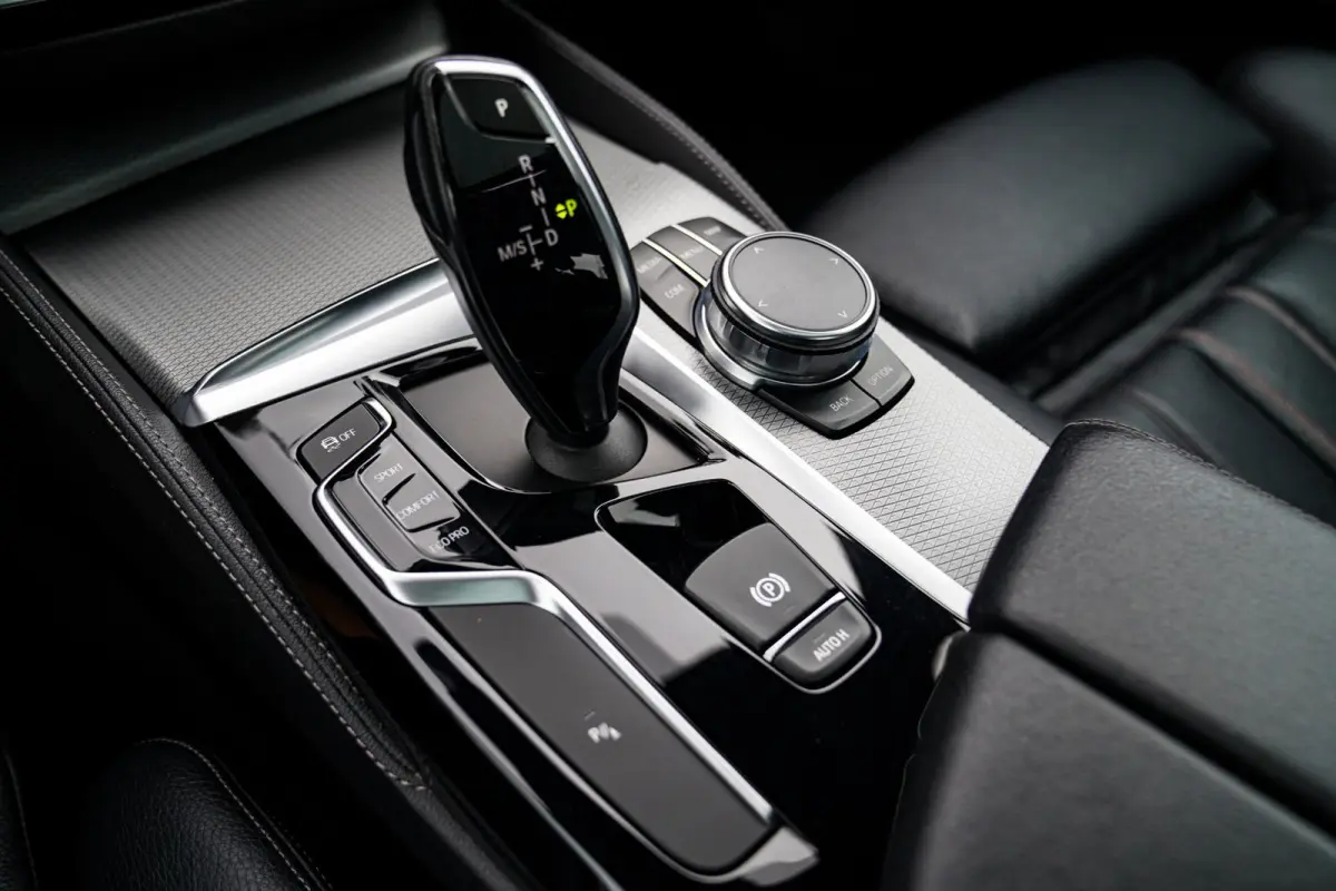 530i High Executive | Head Up Display | Panorama dak | Achteruitrijcamera | Apple Carplay | Harman/Kardon