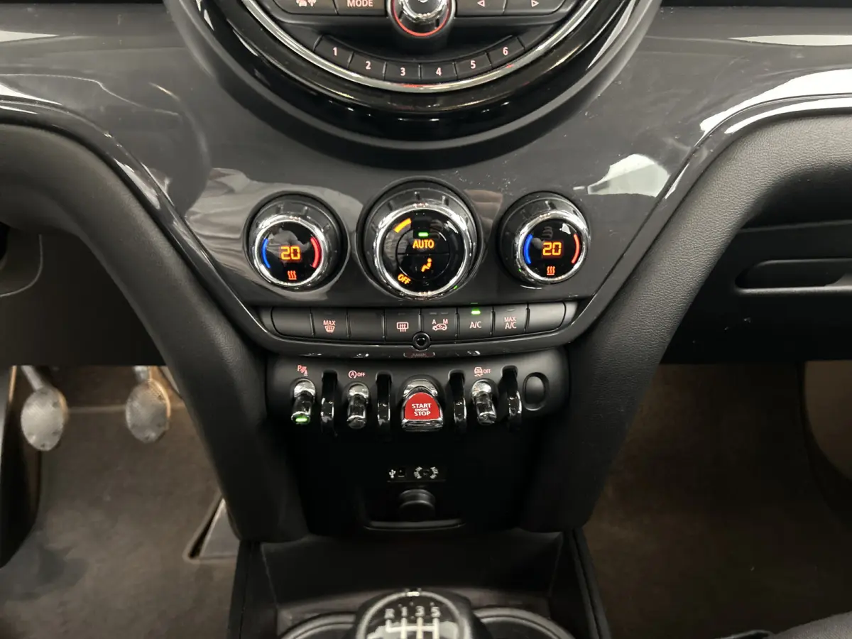 1.5 Cooper Black edition/PDC V+A/Cruise control/Airco/