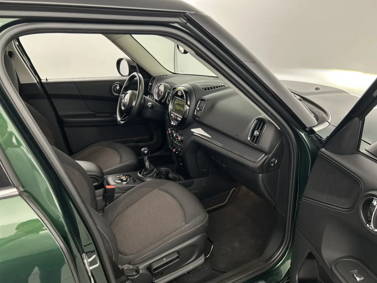 1.5 Cooper Black edition/PDC V+A/Cruise control/Airco/