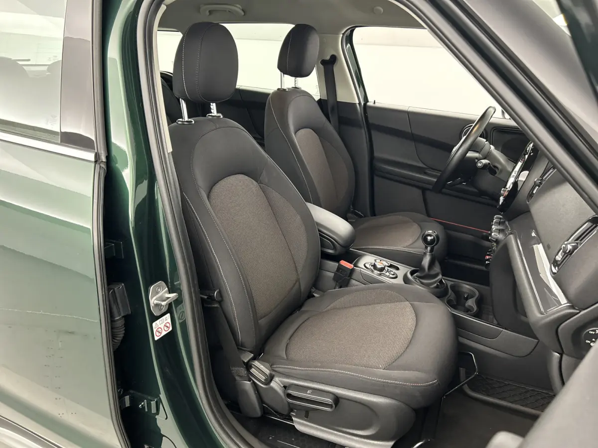 1.5 Cooper Black edition/PDC V+A/Cruise control/Airco/