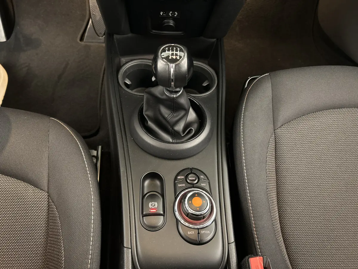 1.5 Cooper Black edition/PDC V+A/Cruise control/Airco/