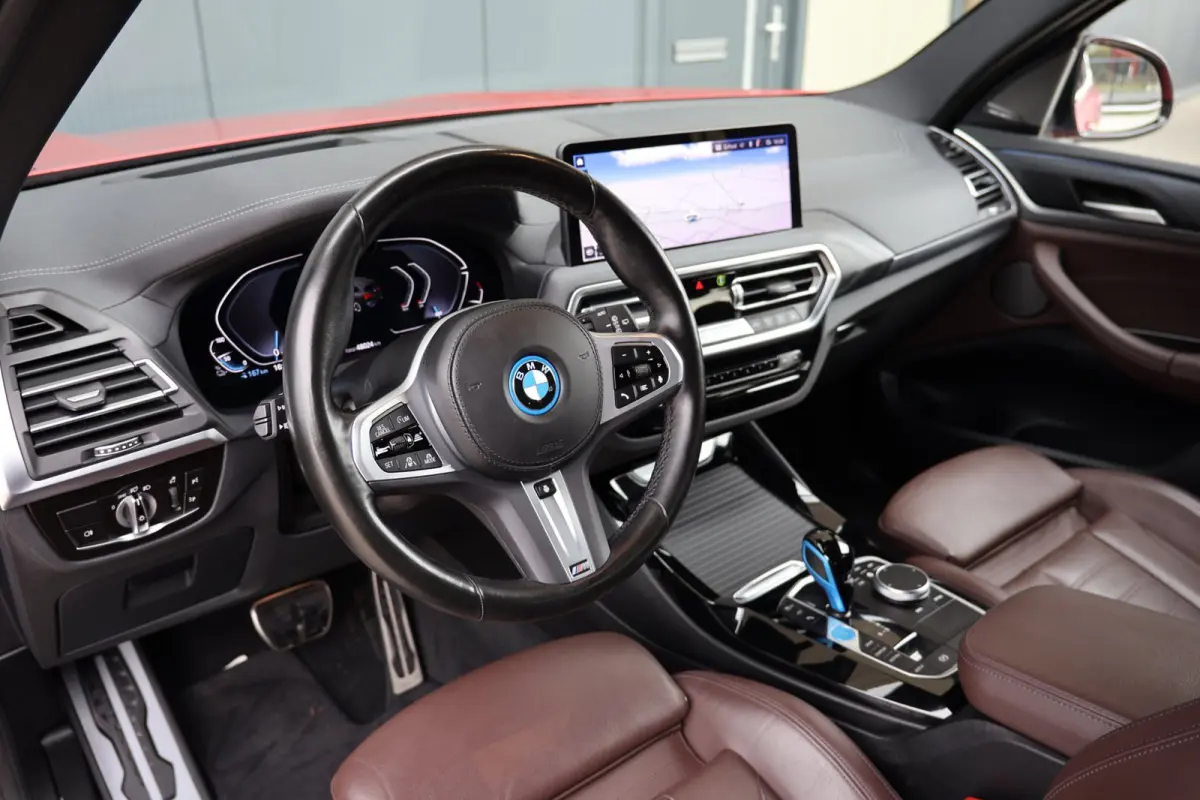 High Executive 80 kWh M-sport Shadowline | panoramadak | head up | laser light | elek. trekhaak | harmankardon | 1e eig.
