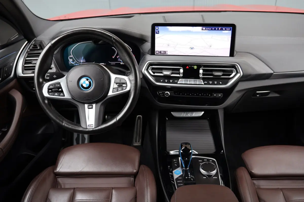 High Executive 80 kWh M-sport Shadowline | panoramadak | head up | laser light | elek. trekhaak | harmankardon | 1e eig.