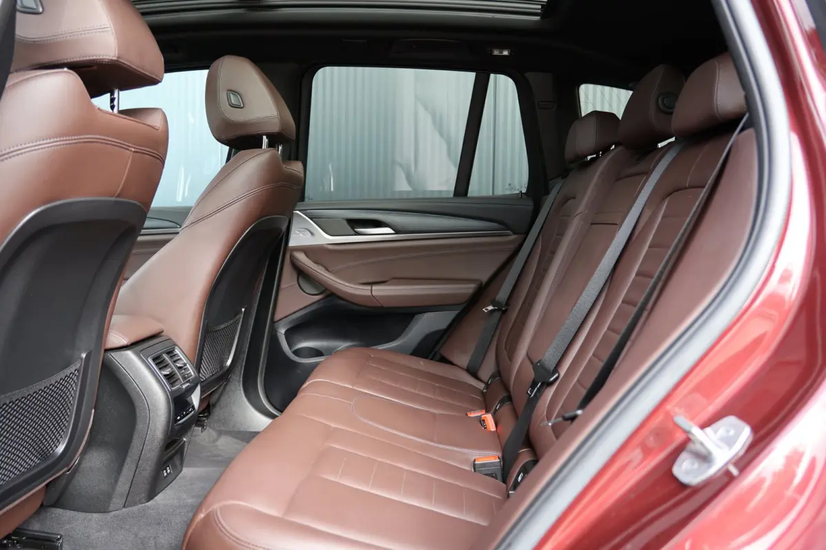 High Executive 80 kWh M-sport Shadowline | panoramadak | head up | laser light | elek. trekhaak | harmankardon | 1e eig.