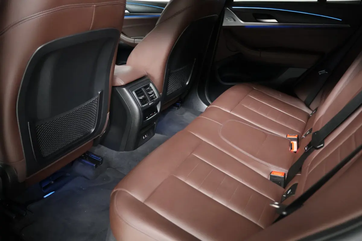 High Executive 80 kWh M-sport Shadowline | panoramadak | head up | laser light | elek. trekhaak | harmankardon | 1e eig.