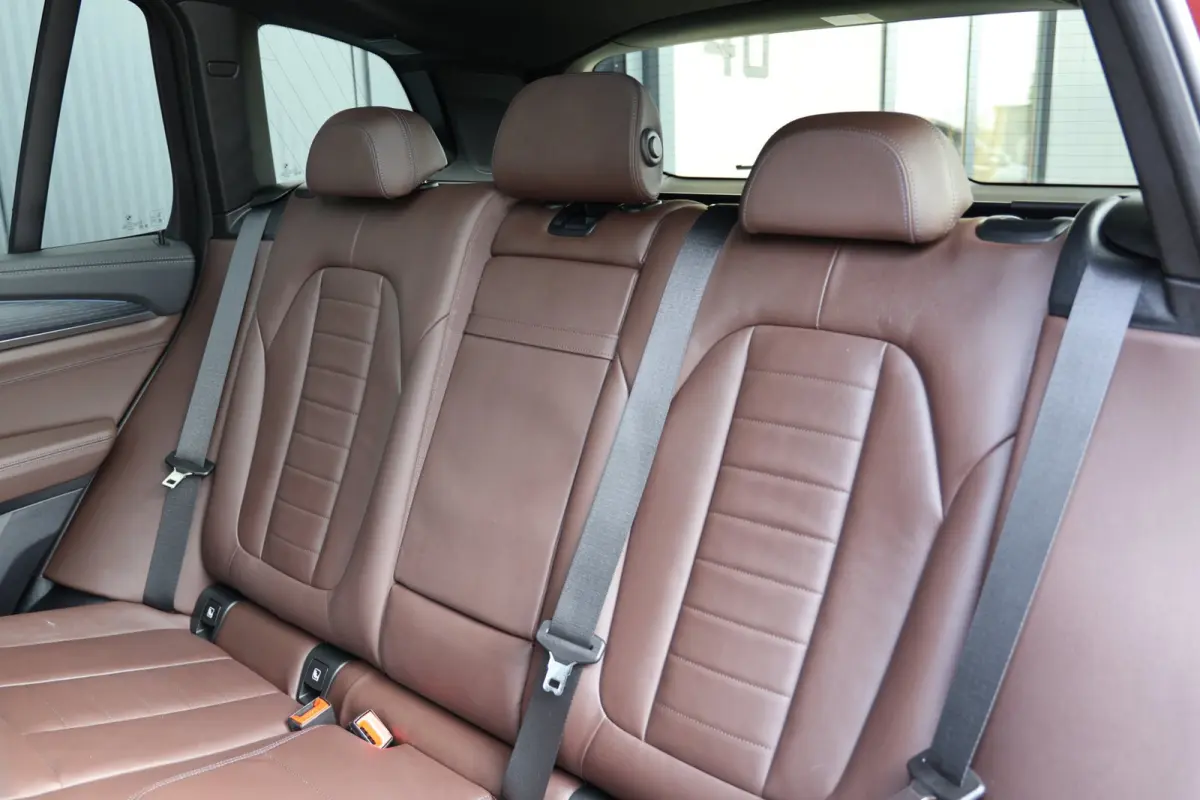 High Executive 80 kWh M-sport Shadowline | panoramadak | head up | laser light | elek. trekhaak | harmankardon | 1e eig.