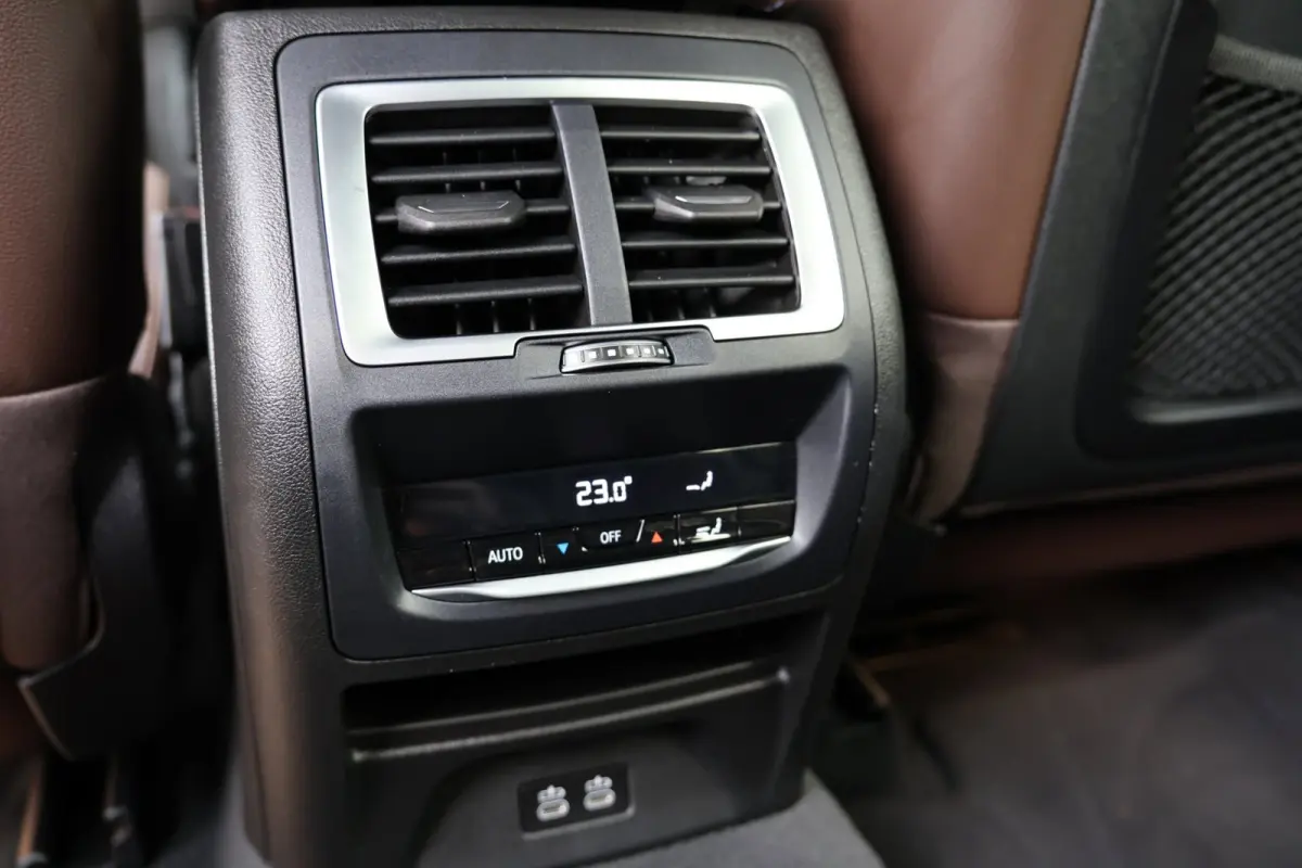 High Executive 80 kWh M-sport Shadowline | panoramadak | head up | laser light | elek. trekhaak | harmankardon | 1e eig.