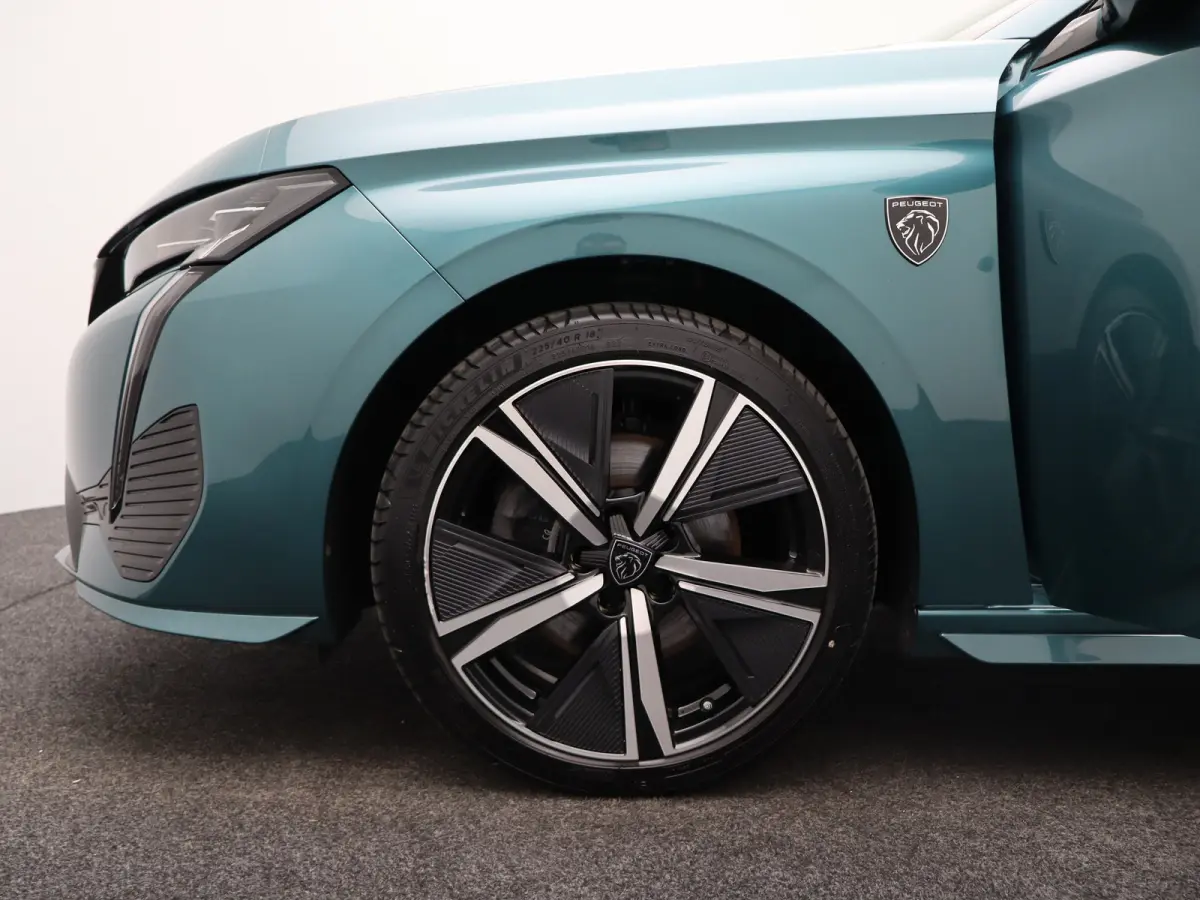 1.2 PureTech GT 360 Graden Camera | Elektrische Kofferklep | Dodehoekbewaking | Parkeersenoren Voor en Achter | Adaptive Cruise Control | Drive Assist | Elektrisch Verstelbare Stoelen met Ma