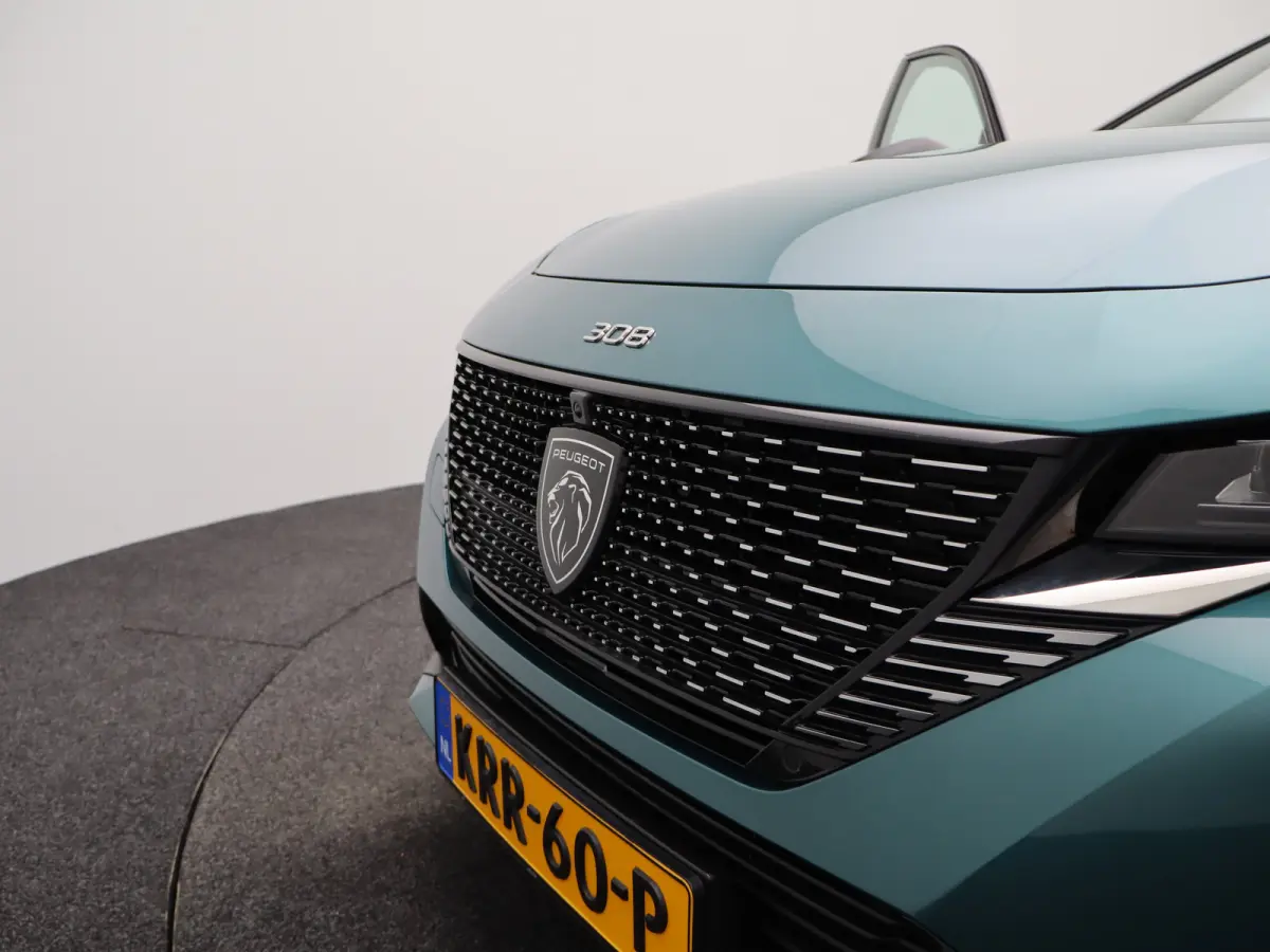 1.2 PureTech GT 360 Graden Camera | Elektrische Kofferklep | Dodehoekbewaking | Parkeersenoren Voor en Achter | Adaptive Cruise Control | Drive Assist | Elektrisch Verstelbare Stoelen met Ma